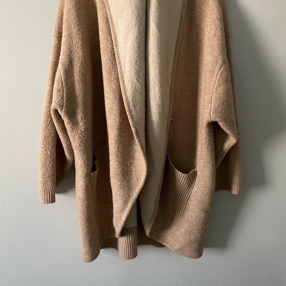 DKNY cardigan 12 - Picture 3 of 10